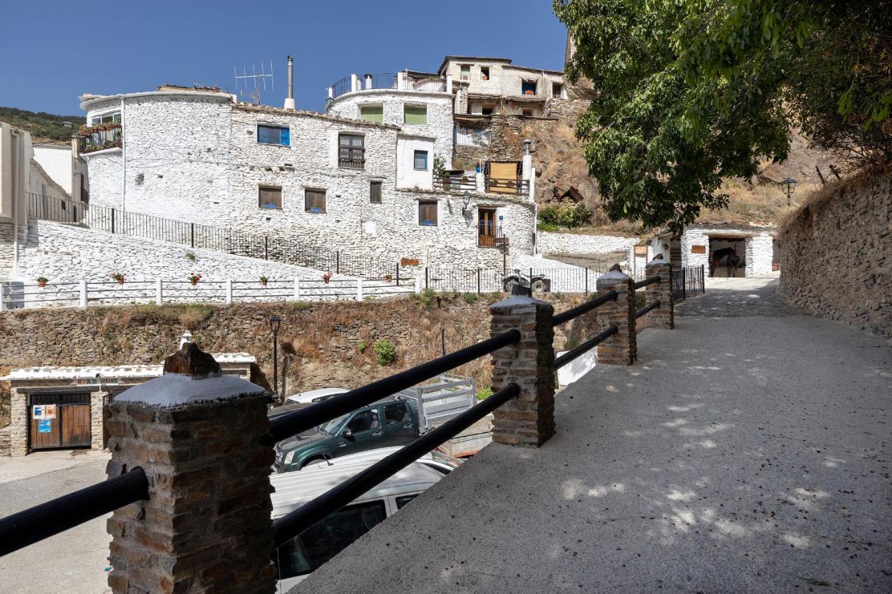 Casa Rural El Fuerte De Atabuey Trevelez Exterior photo