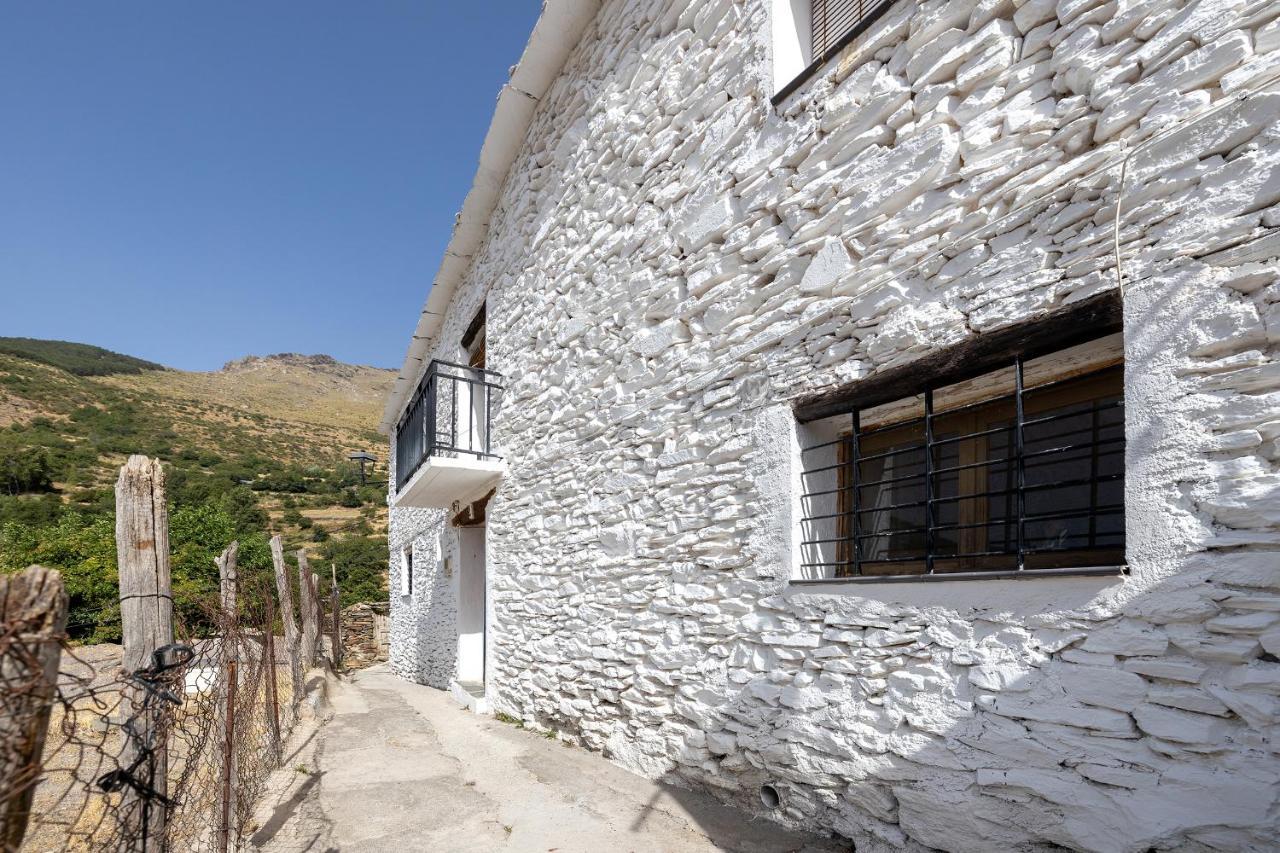 Casa Rural El Fuerte De Atabuey Trevelez Exterior photo